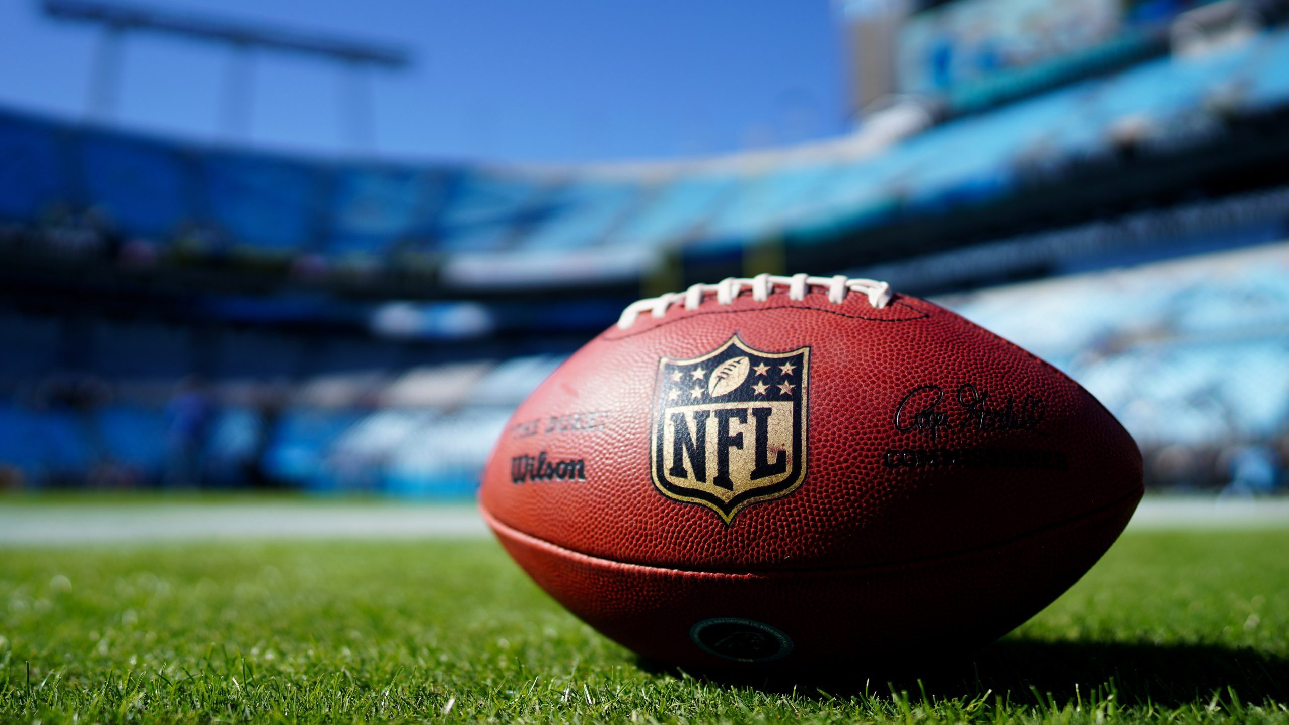 15 Ridiculous NFL Requirements for Cities Hosting the Super Bowl