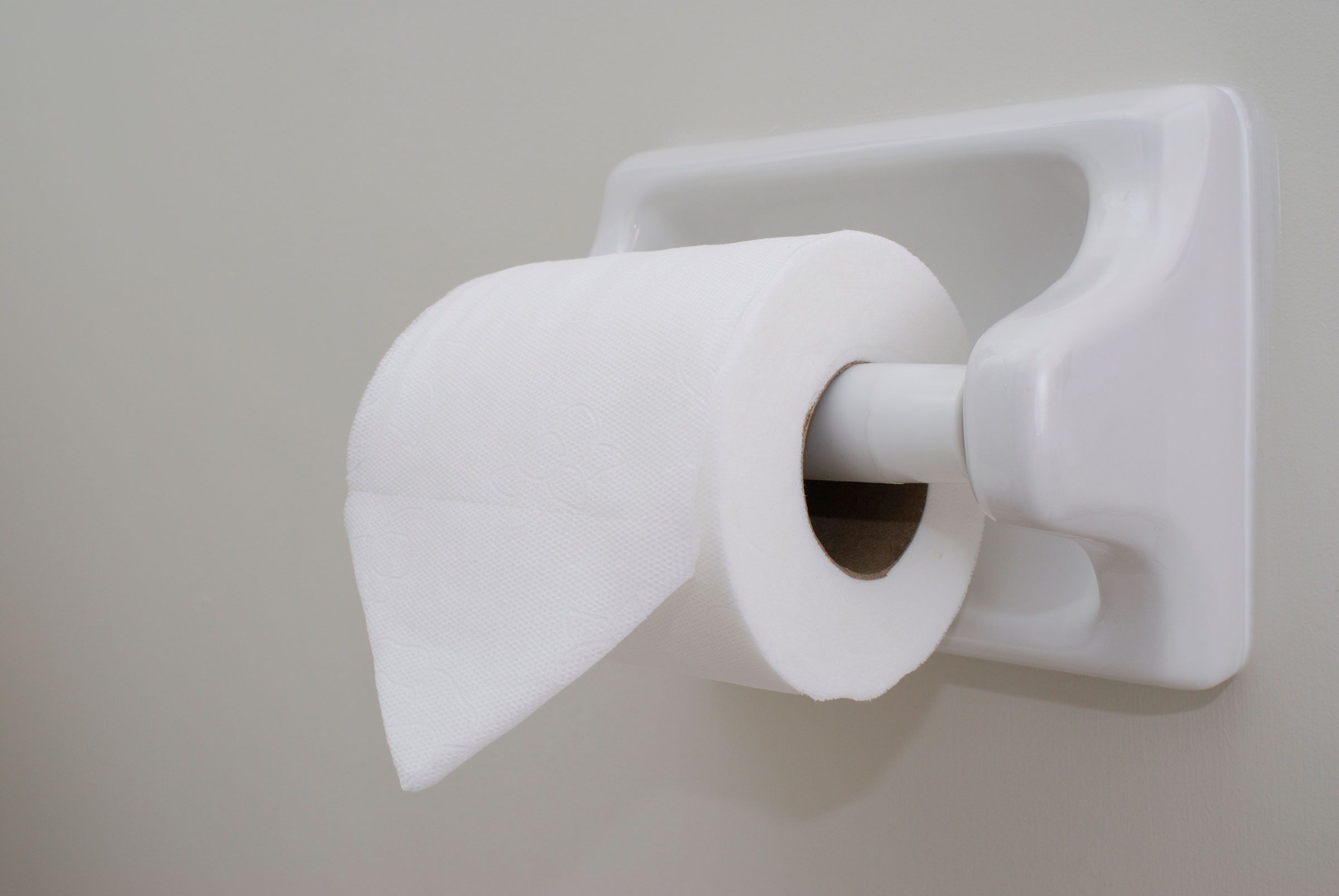 13 things your house cleaner wont tell you toilet paper