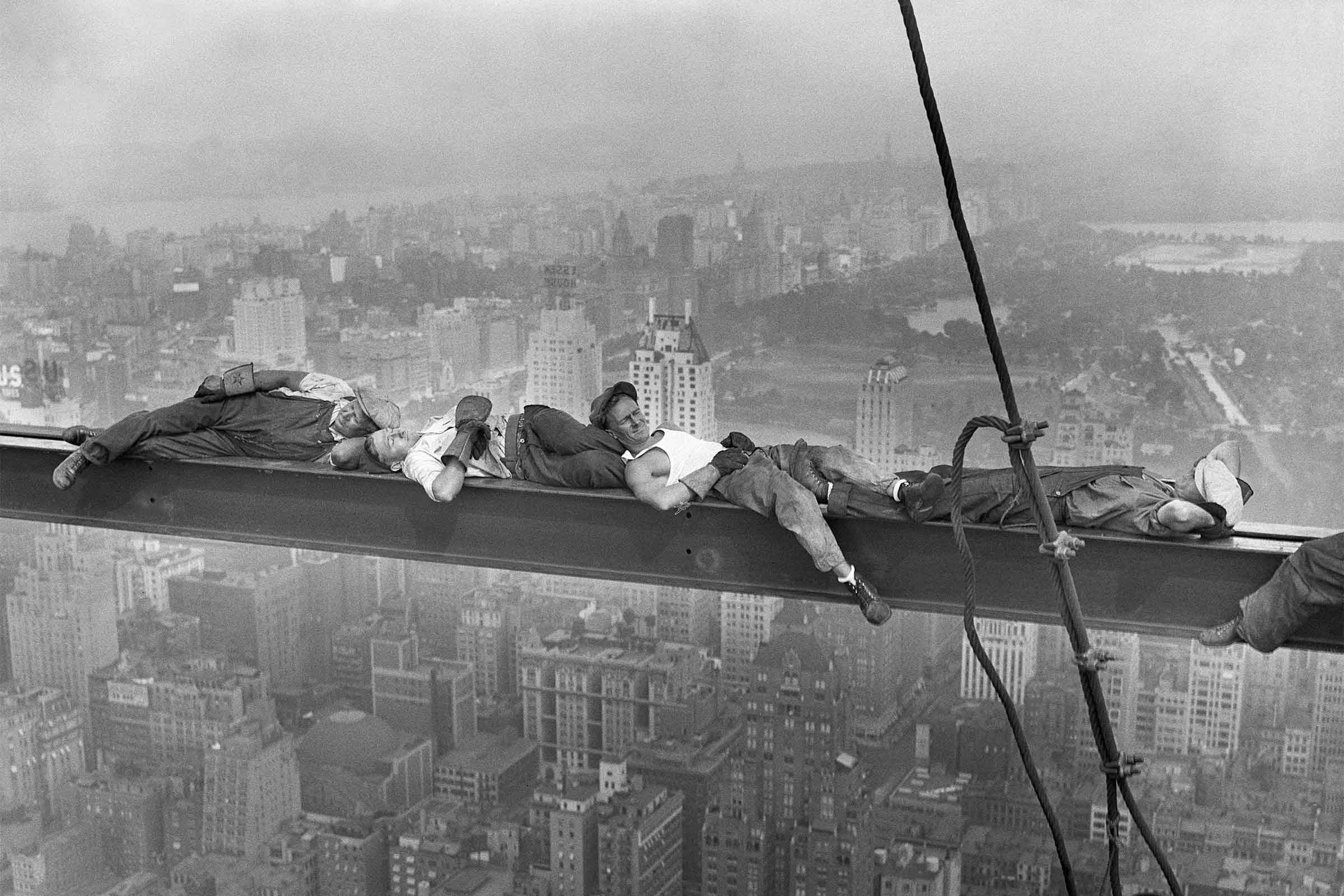 construction-workers-resting