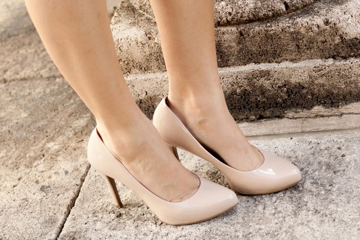 02-slip-outfit-tricks-fake-longer-legs