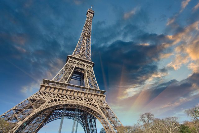06_Eiffel_shutterstock_124834105
