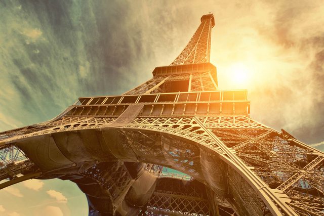 08_Eiffel_shutterstock_300595178
