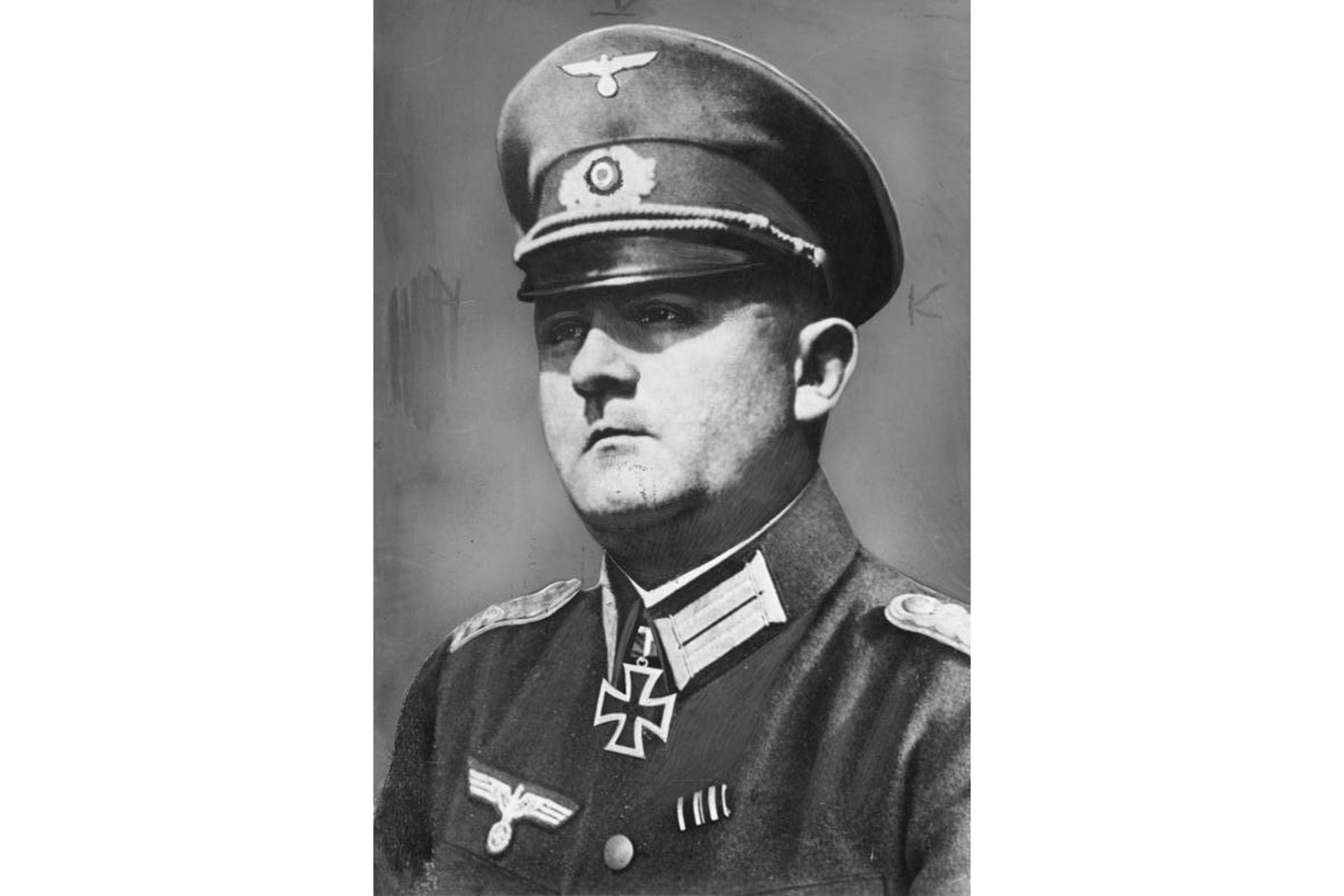 15_Eiffel_Bundesarchiv_Bild_183-2003-1112-500,_Dietrich_v._Choltitz