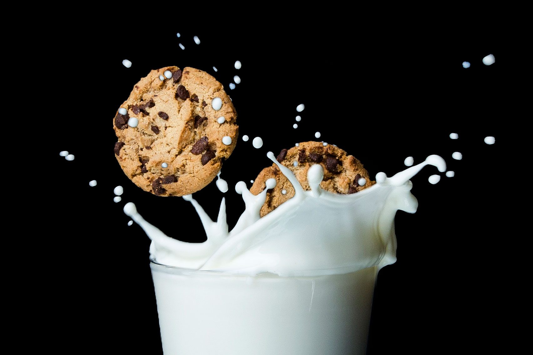 This Is Why Milk and Cookies Taste So Darn Good Together