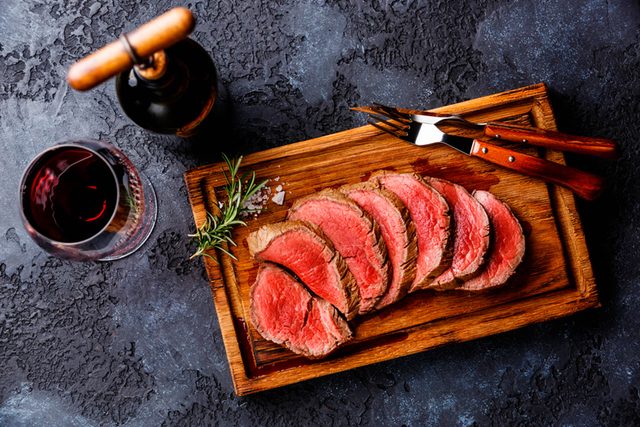 Foods-Queen-Elizabeth-II-Would-Never,-Ever-Eat