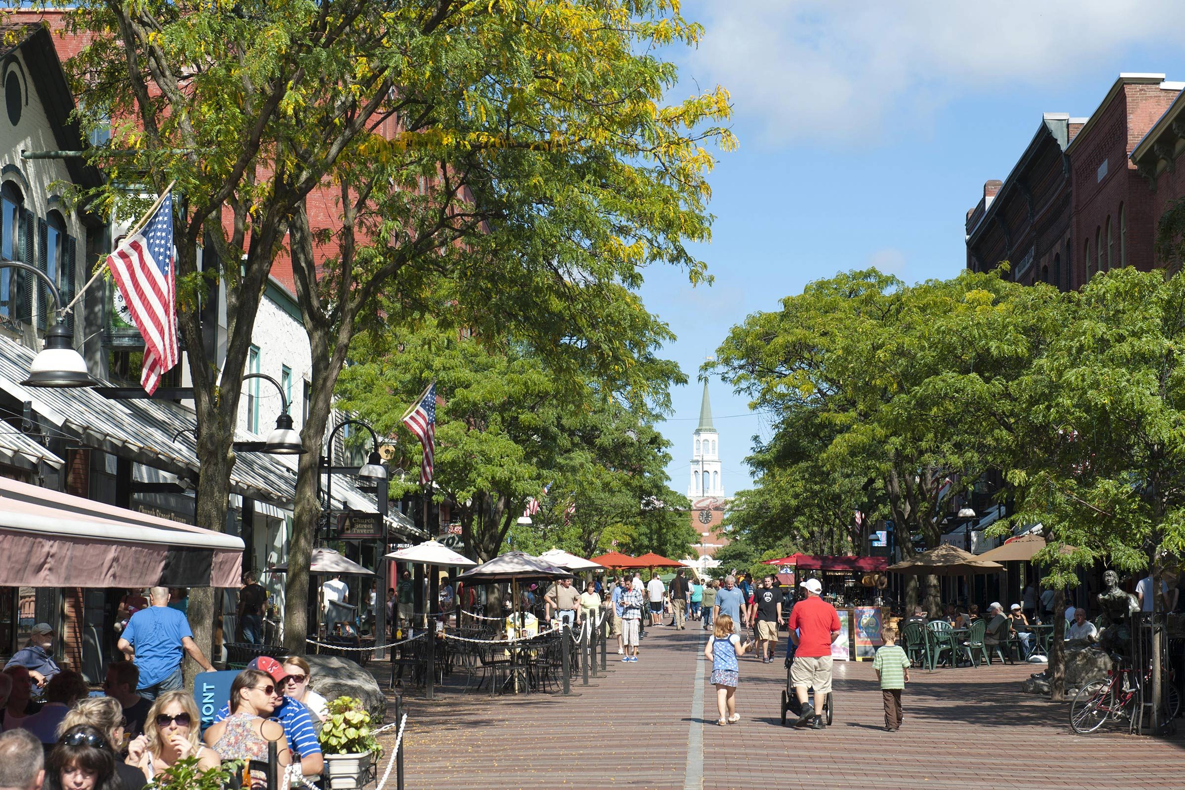 02-burlington-best-Small-Towns-in-America-for-Retirement-5716003a-AuthimageBROKERREXShutterstock