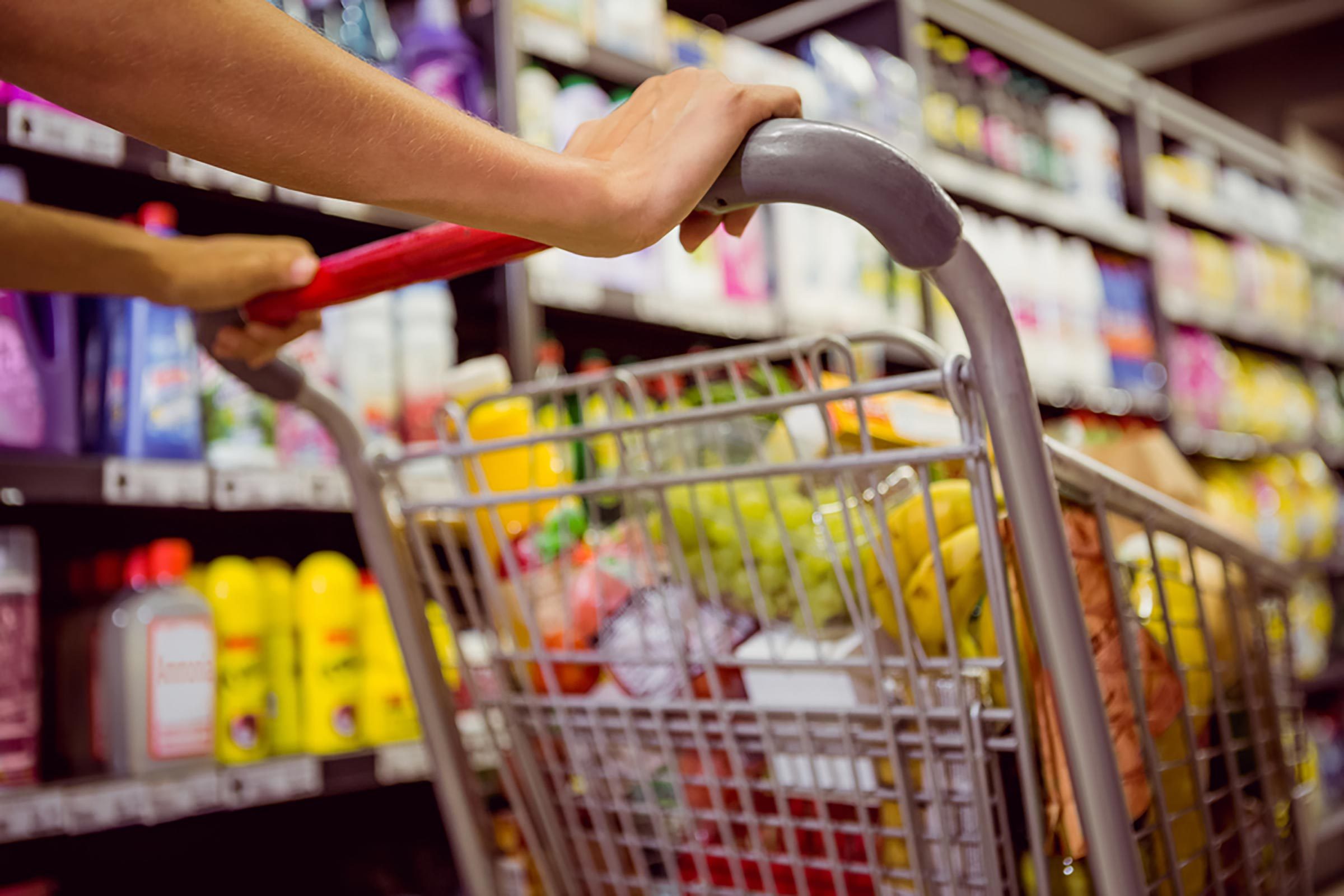 Here’s the Difference Between Grocery Stores and Supermarkets