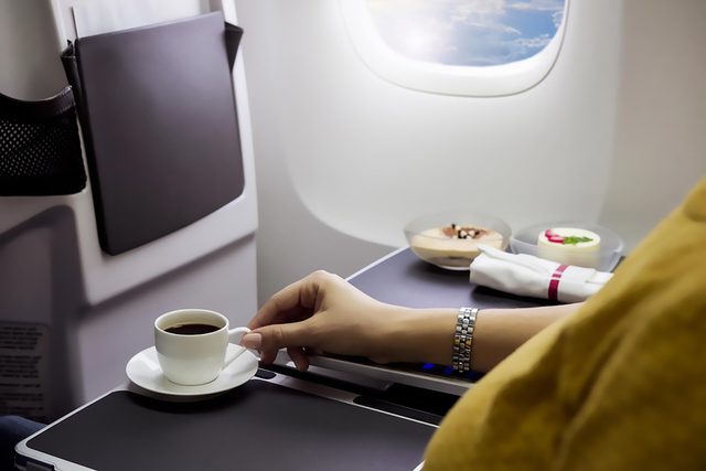 11-coffee-most-bizarre-reasons-for-flight-delays_604495997-Aureliy