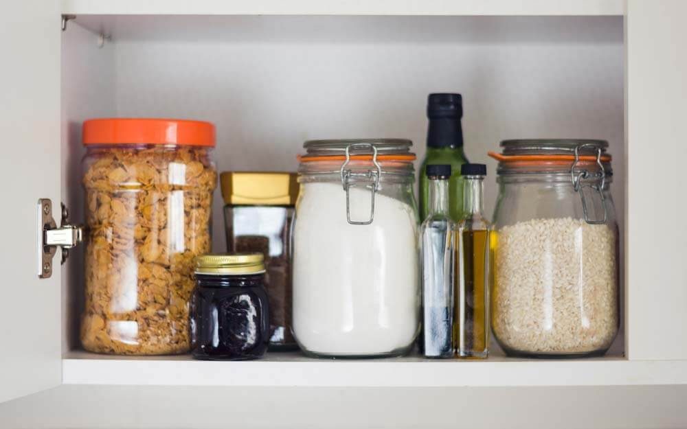 white vinegar use pantry bugs