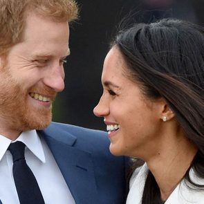 The-Real-Story-of-How-Prince-Harry-and-Meghan-Markle-Met_9243878u_FACUNDO-ARRIZABALAGAEPA-EFEREX-ft