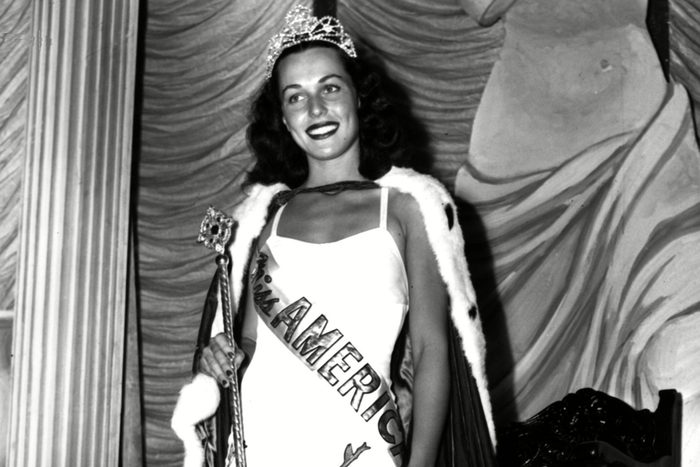 10 Funny Vintage Slang Words People Should Start Using Again