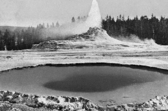 Yellowstone National Park Wyoming Usa - Castle Geyser 1904