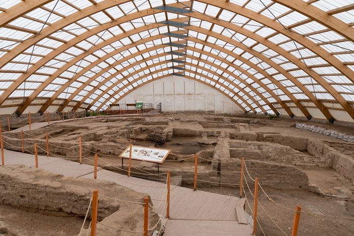 Catalhoyuk was a very large Neolithic and Chalcolithic proto-city settlement in southern Anatolia,district of Cumra of Konya province .