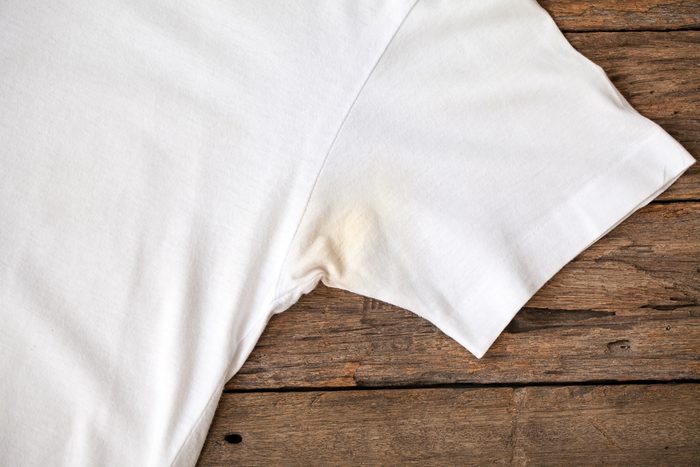 White vinegar for cleaning sweat stains