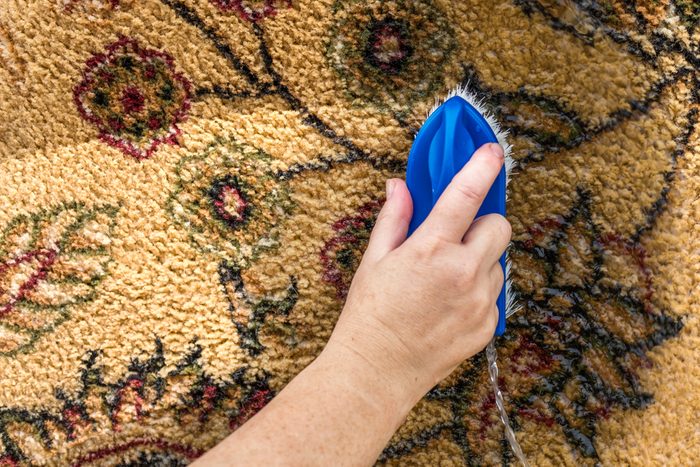 White vinegar uses carpet