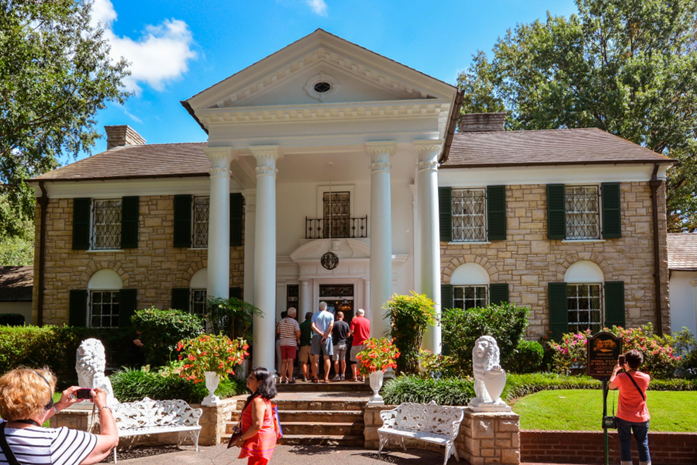 Graceland mansion