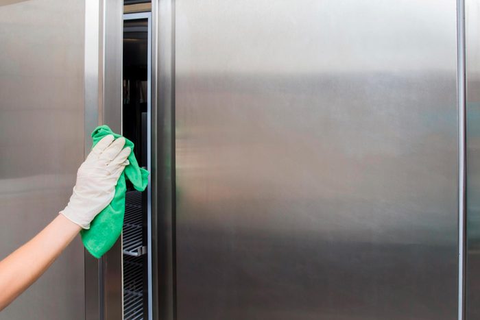 White vinegar uses refrigerator