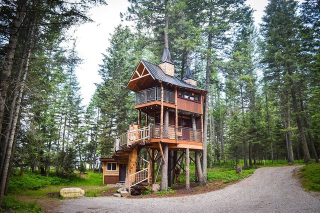 Montana Treehouse Retreat near Glacier Park