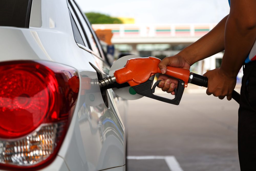 Here’s Why You Need to Touch Your Car Before Pumping Gas