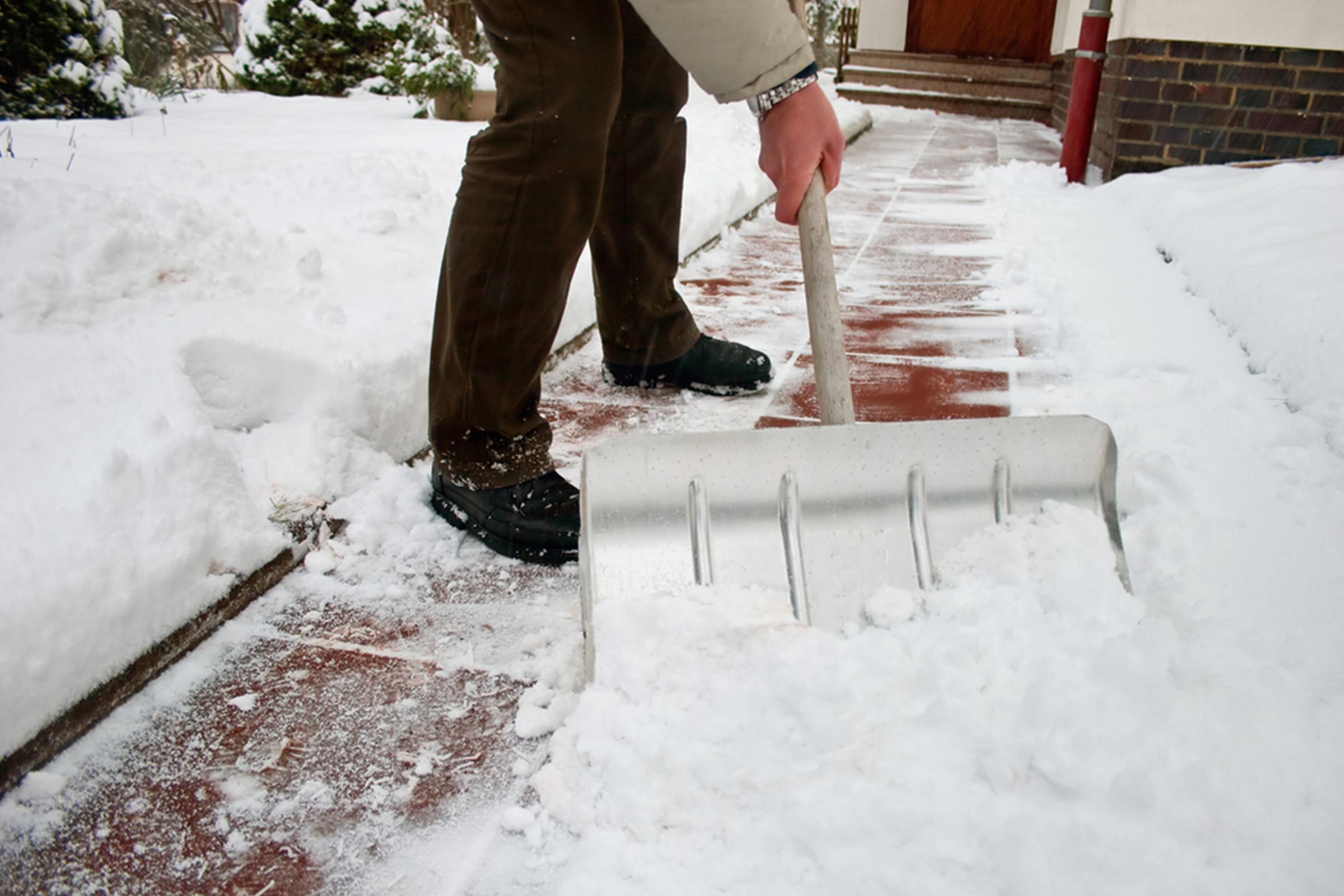 shovel snow