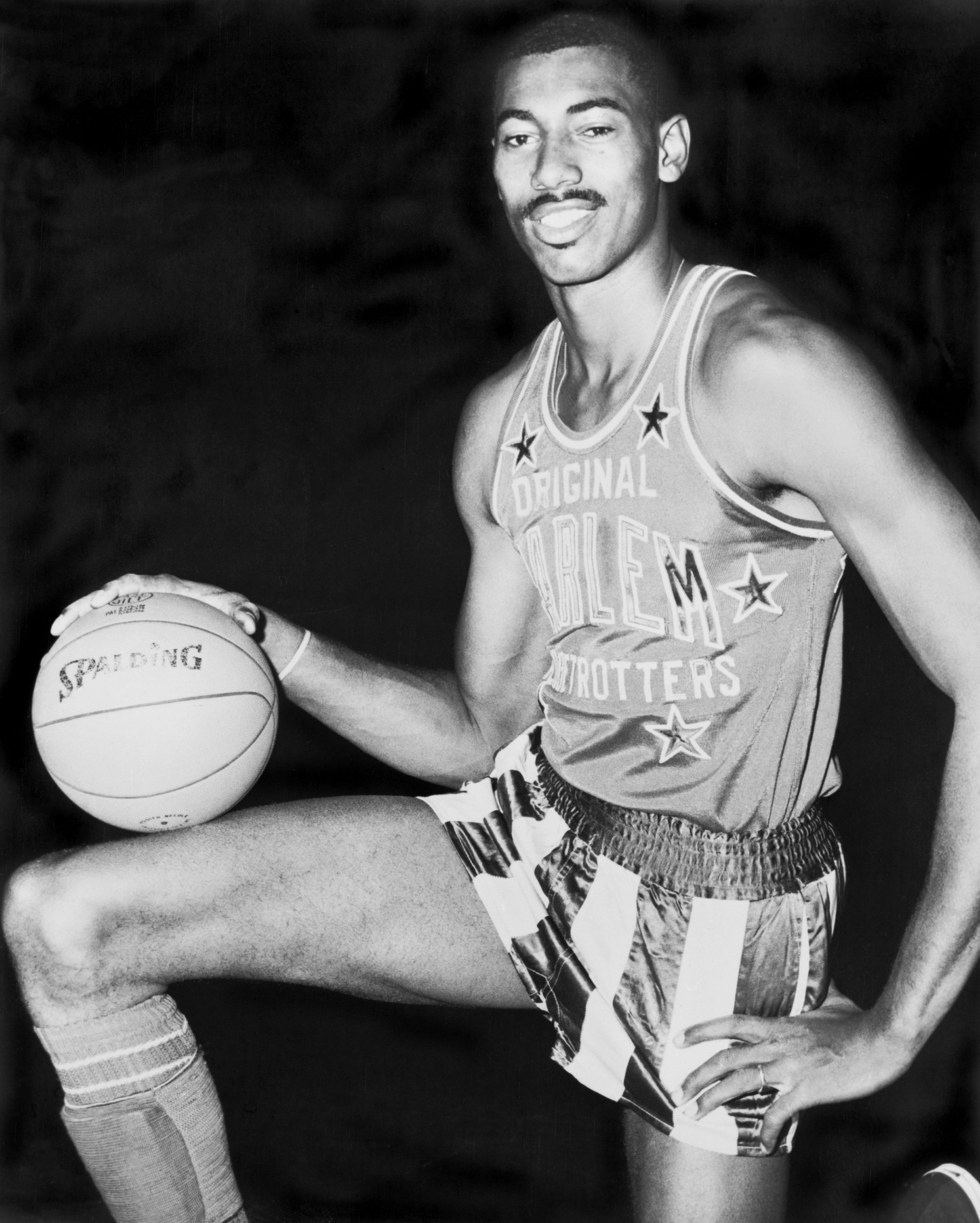 Chamberlain wearing a Harlem Globetrotters uniform