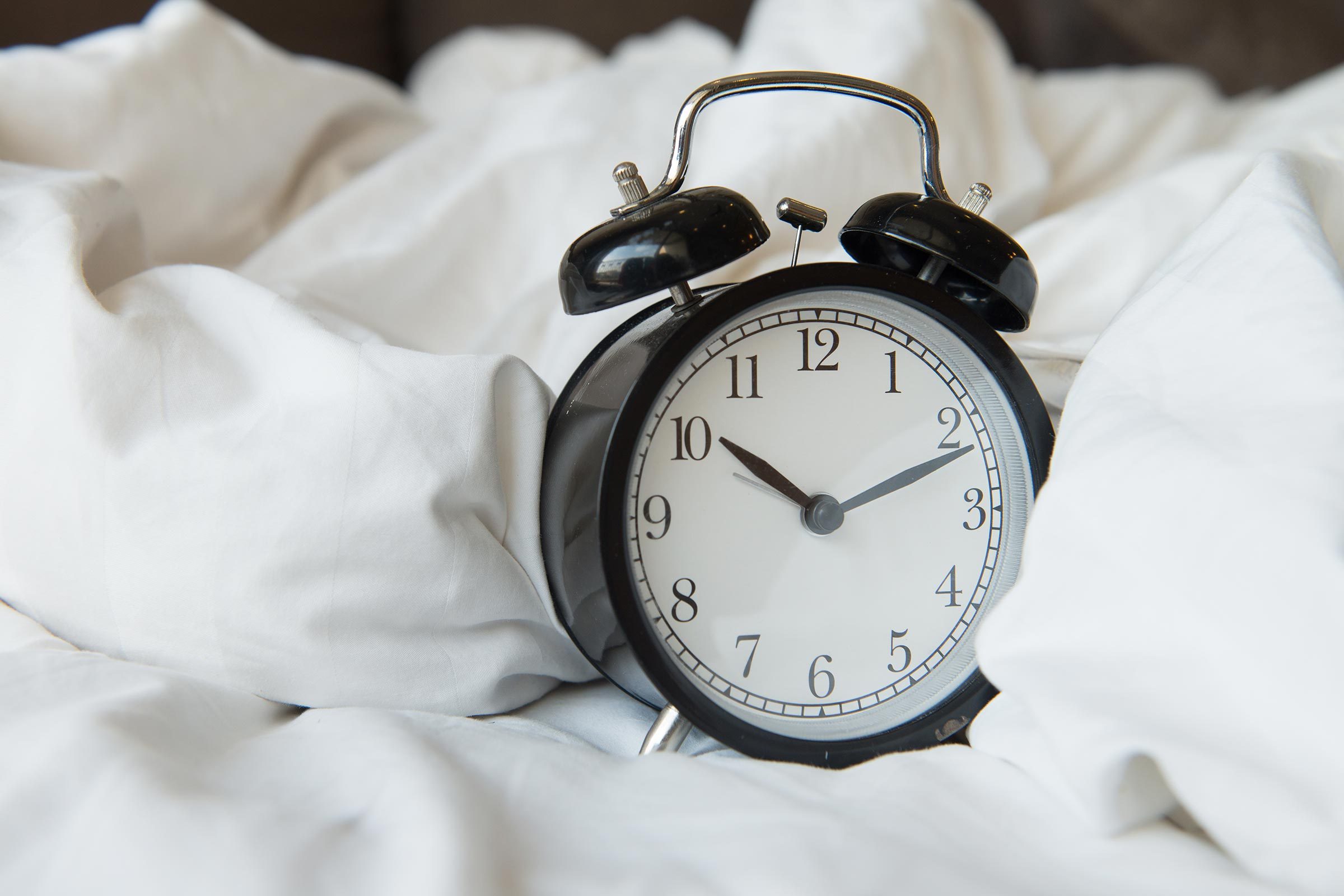 alarm clock 10 bed sheets
