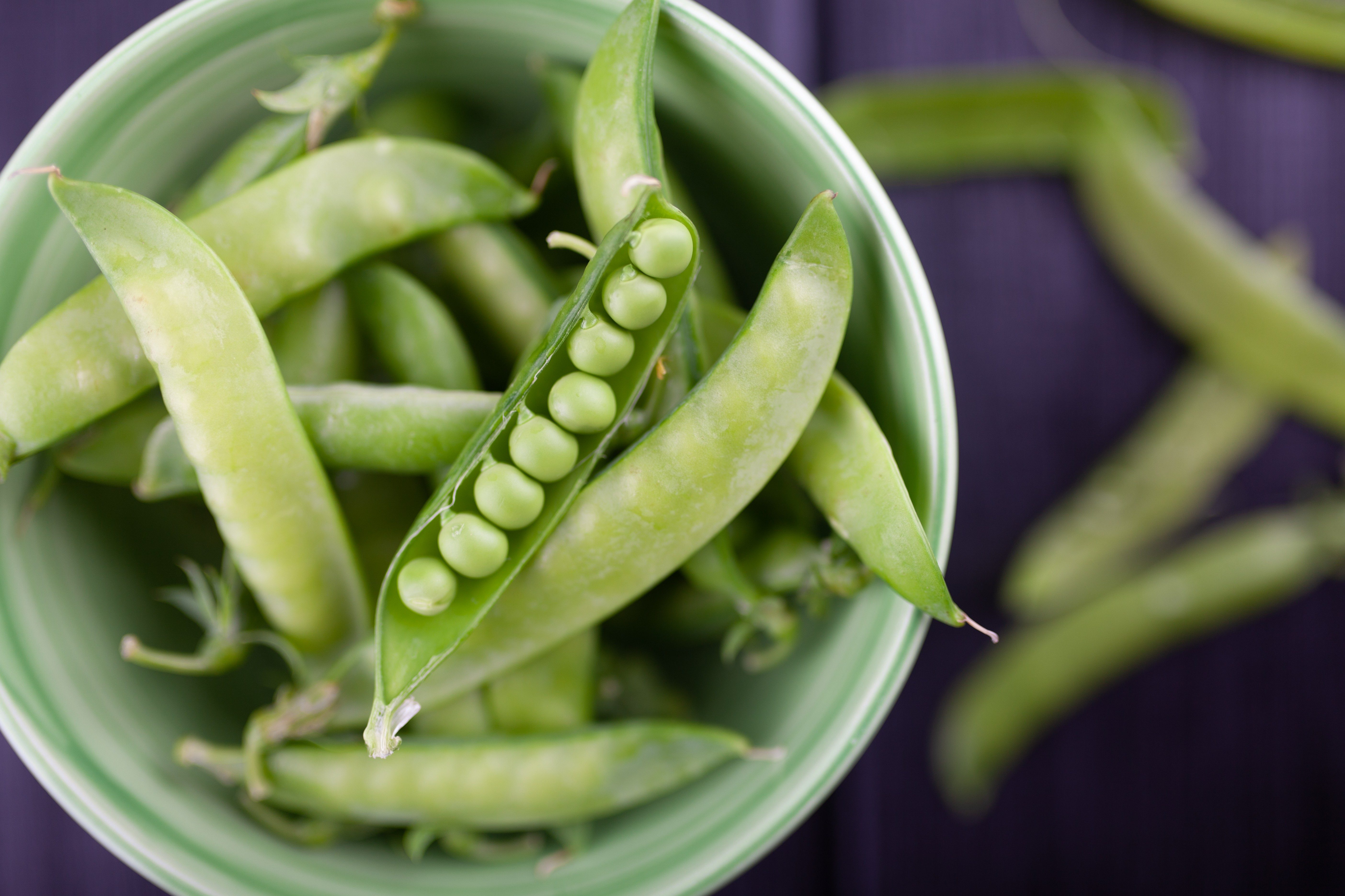 Fresh green peas