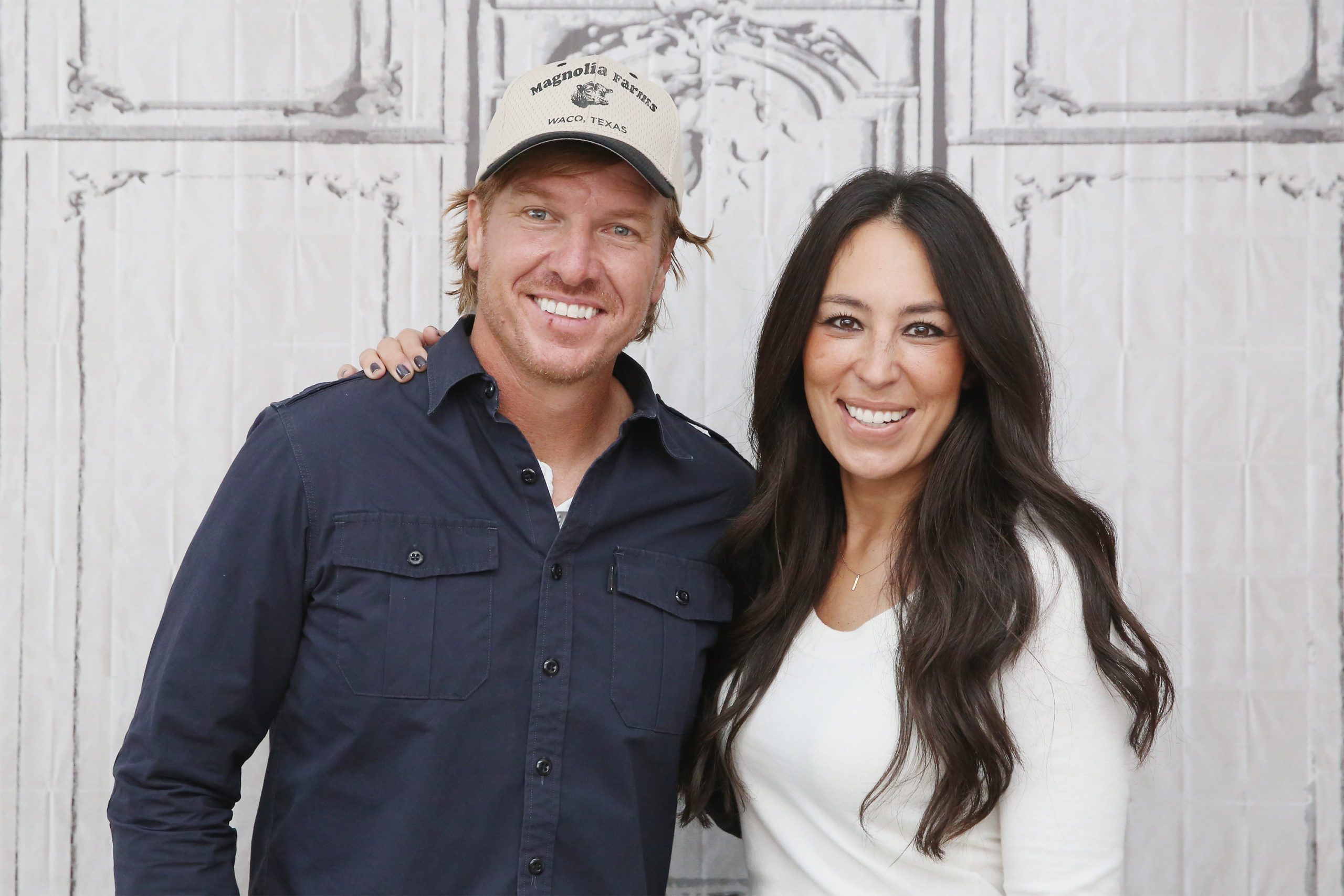 How to Make a Small Bathroom Feel Bigger, According to Joanna Gaines