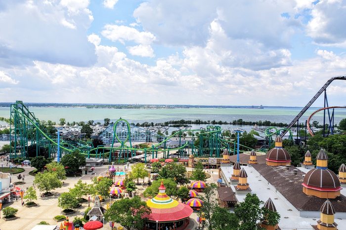 cedar point theme park