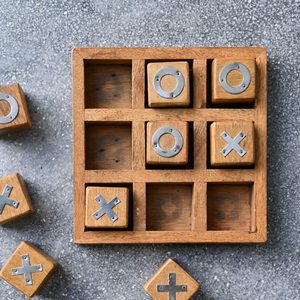 Wooden tic tac toe (O X) game