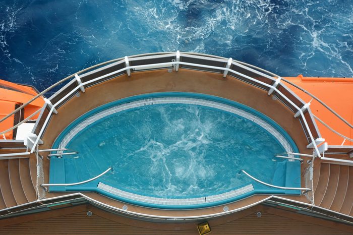 Jacuzzi on the cruise ship with ocean background