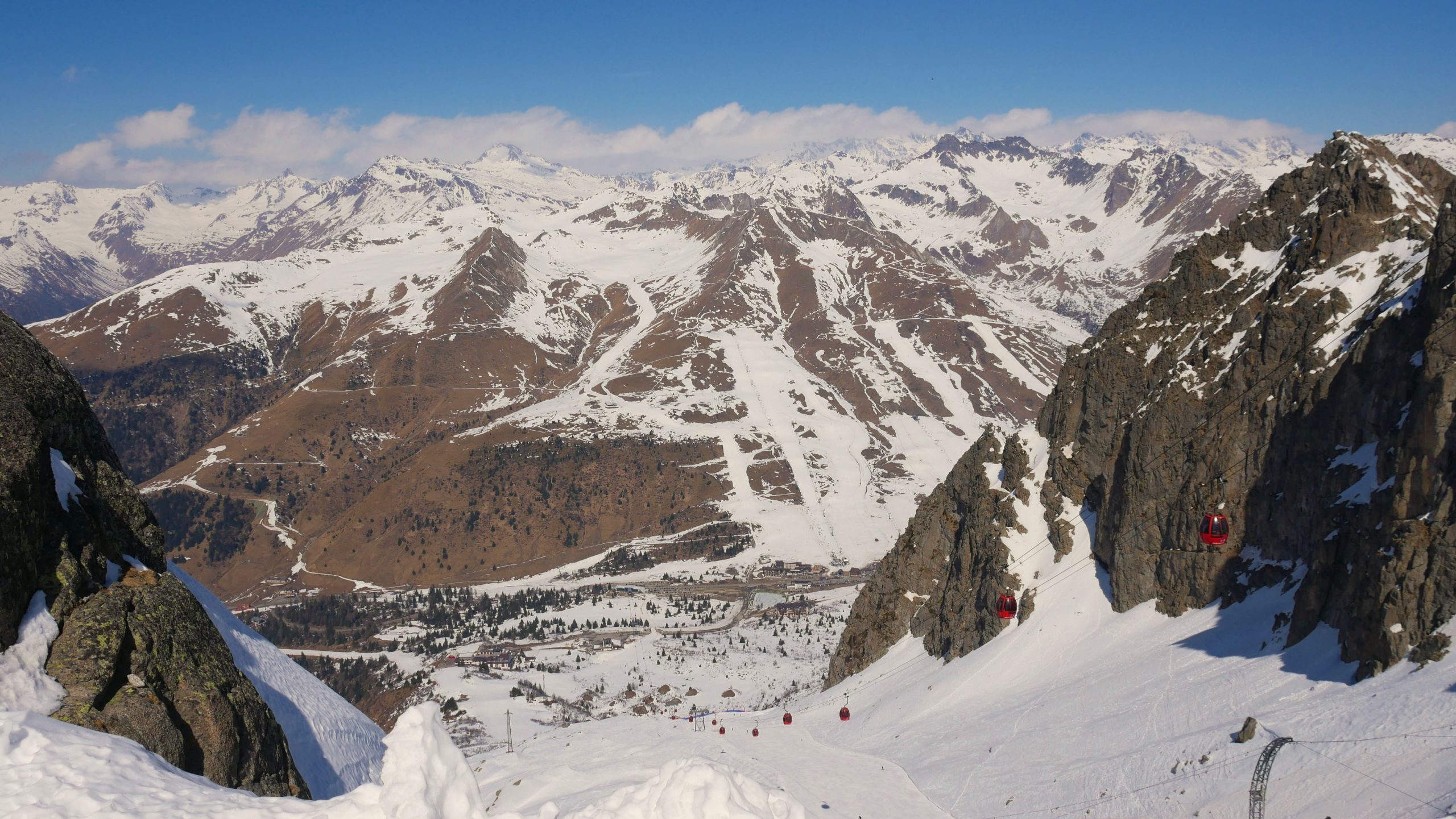 Paradiso Pass in Passo Tonale. A glacier popular with skiers.