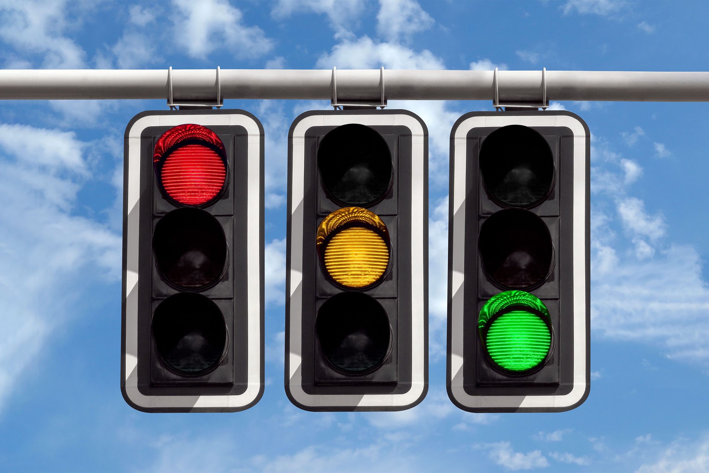 This Is Why Traffic Lights Are Red, Yellow and Green