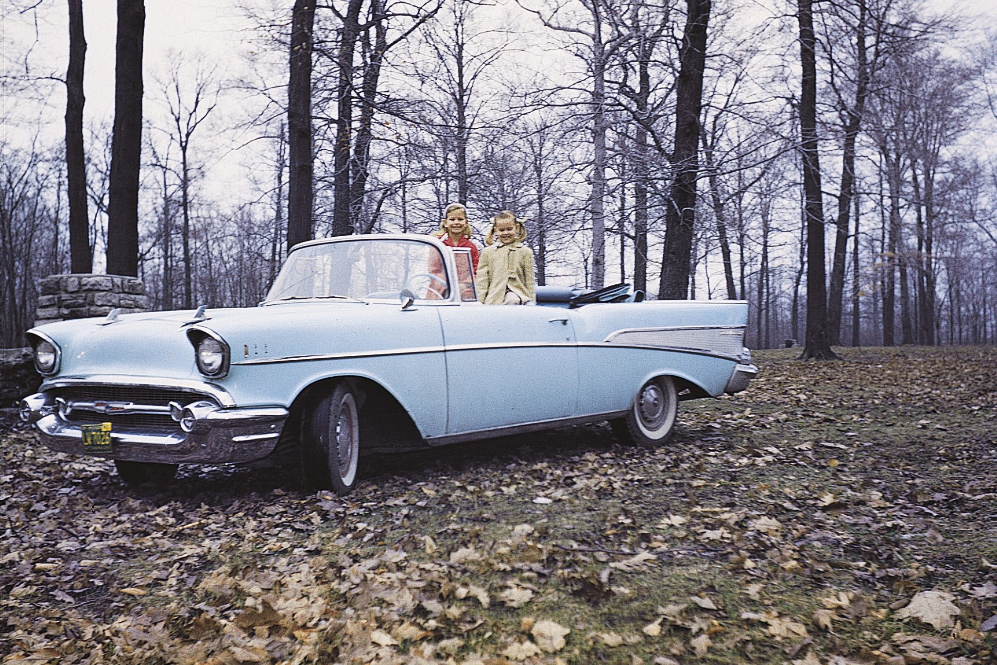 vintage photo car without seatbelts