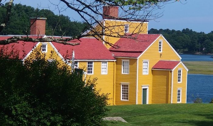 New Hampshire: The Wentworth-Coolidge Mansion