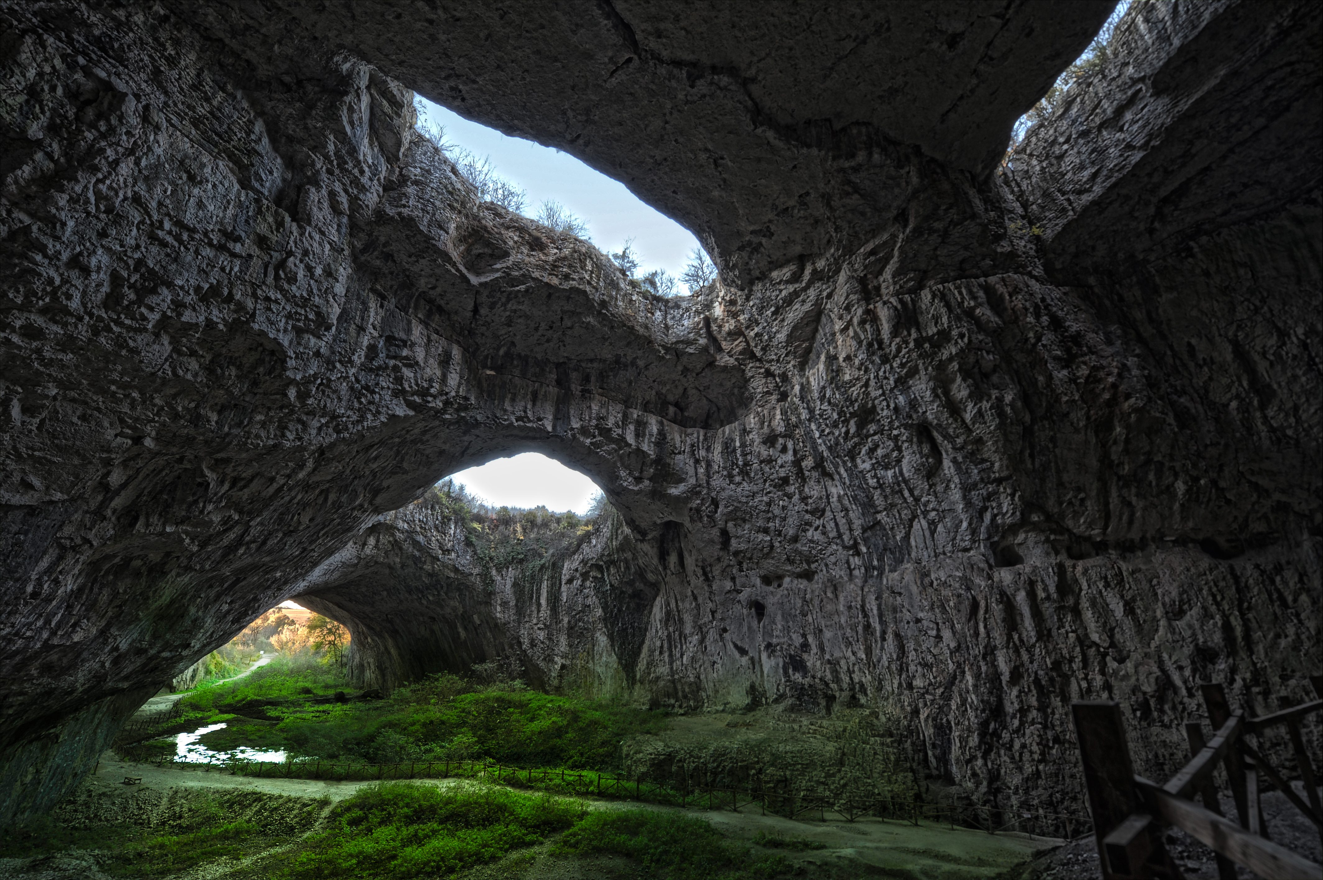 Devetashka Cave