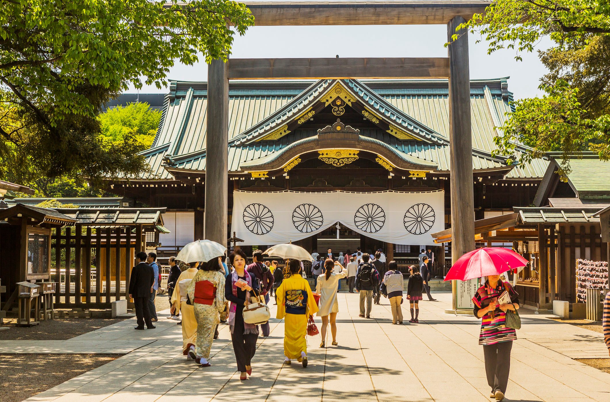 Yasukuni Shrine, the torii gate and the shrine