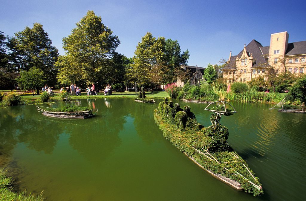 Deaf School Park, Visitors In Topiary Garden