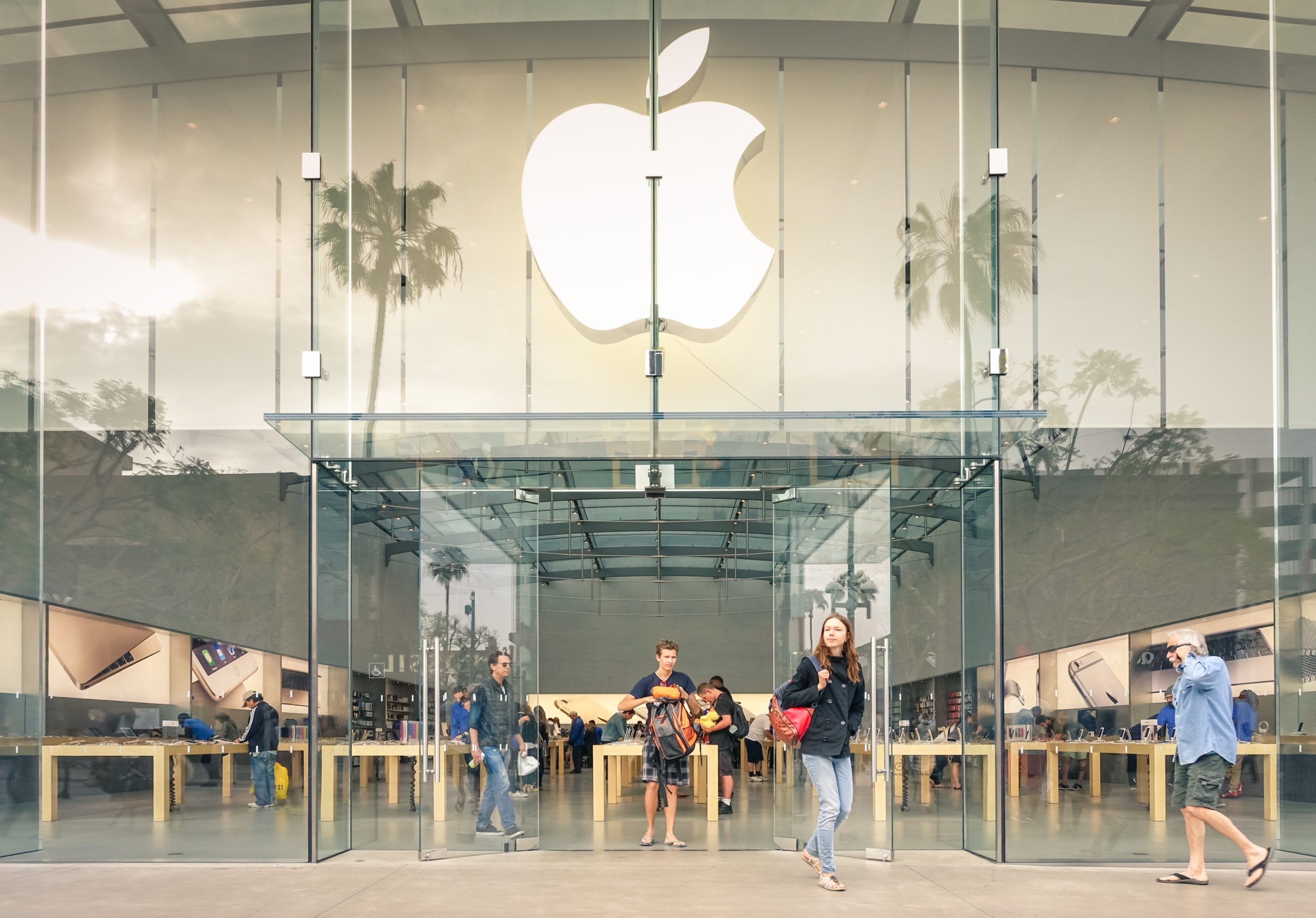 Apple Store on 3rd Street Promenade in Santa Monica
