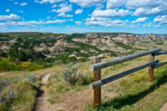 Painted Canyon Overlook, South Unit, Theodore Roosevelt National Park, Medora, North Dakota, USA