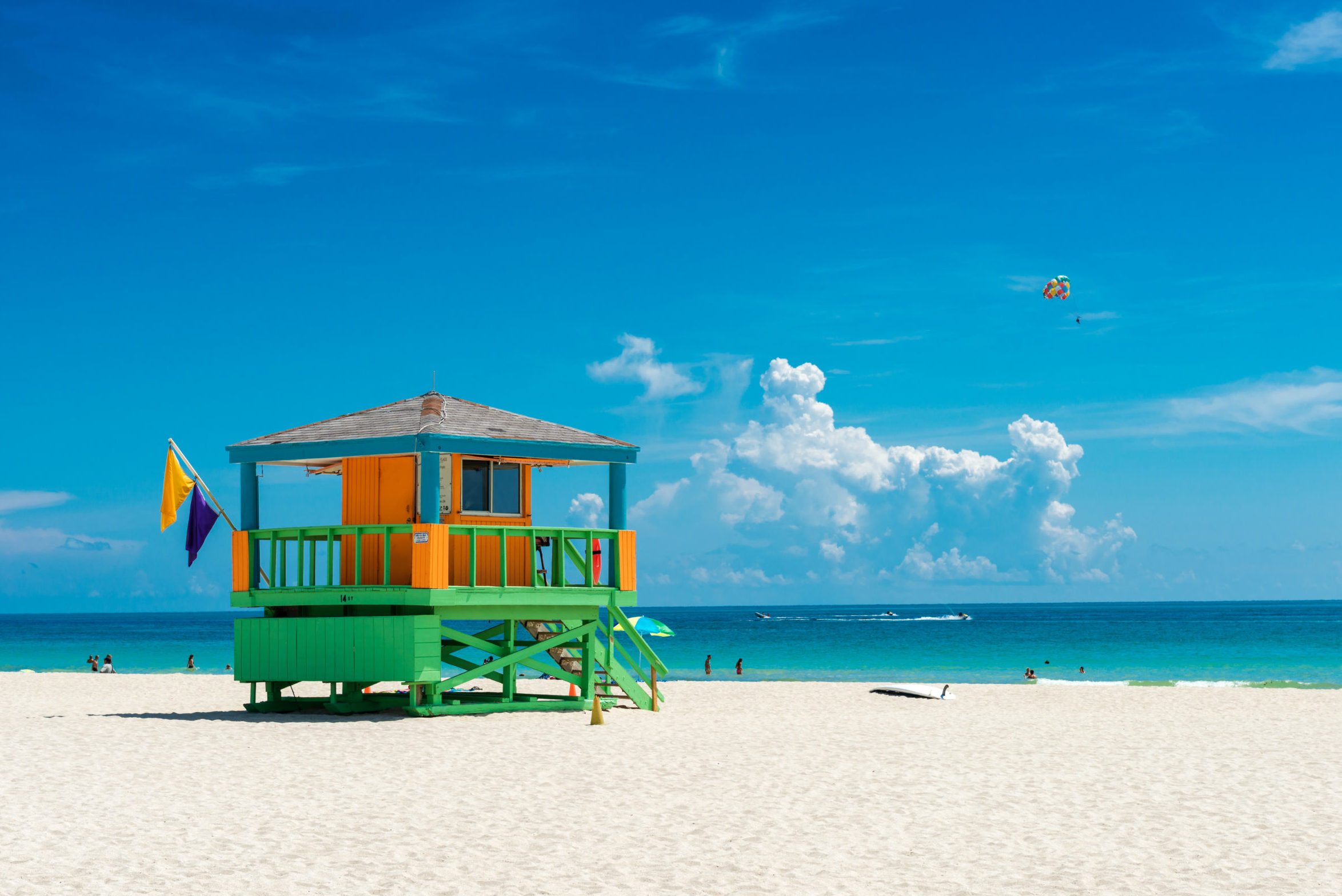 lifeguard hut Miami beach