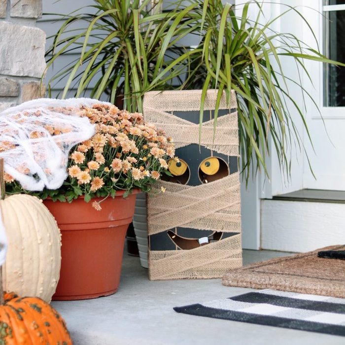 Halloween wooden Mummy