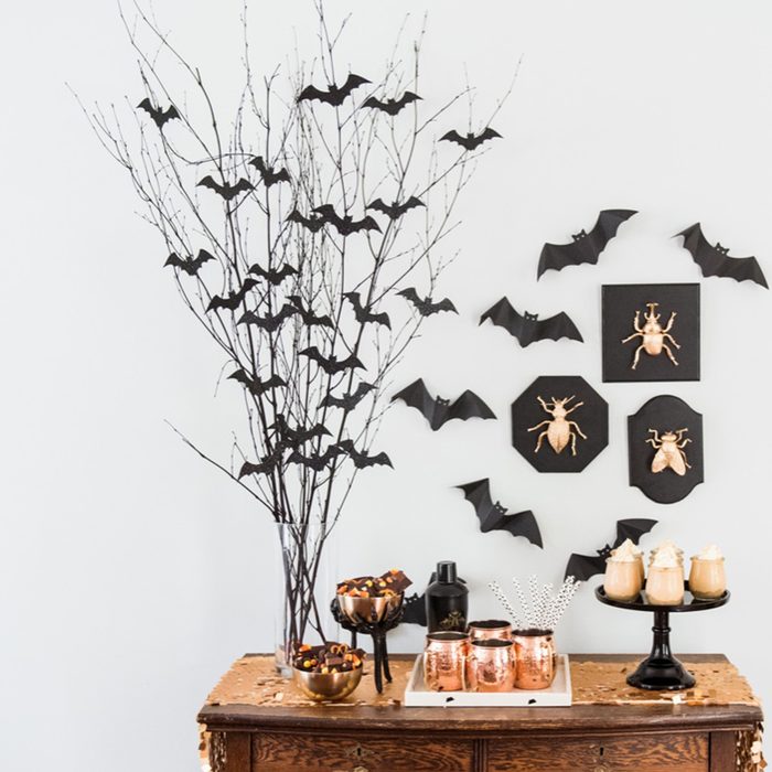 Batty Centerpiece Via Theswetestoccasion
