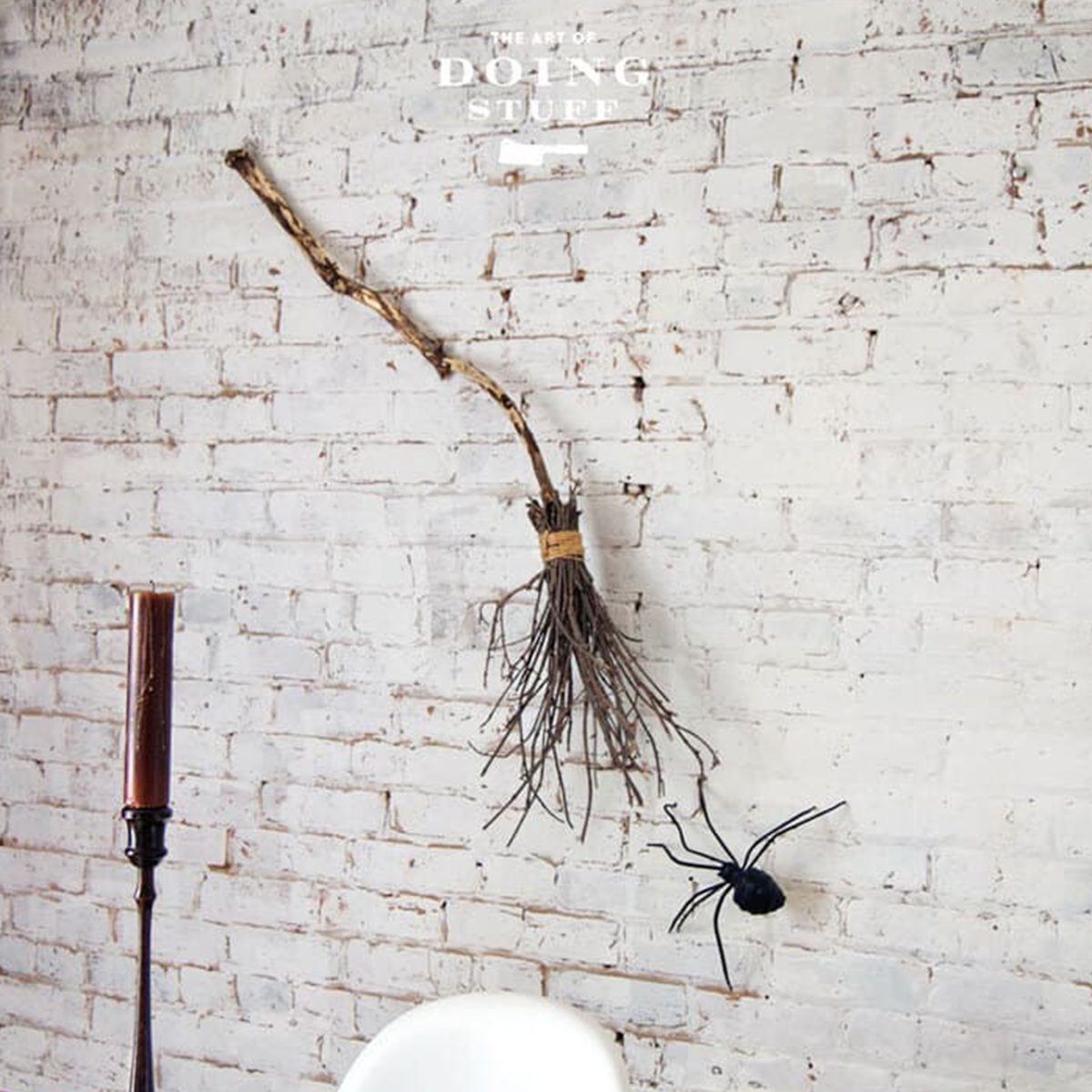 Diy Witches Broom Via Theartofdoingstuff