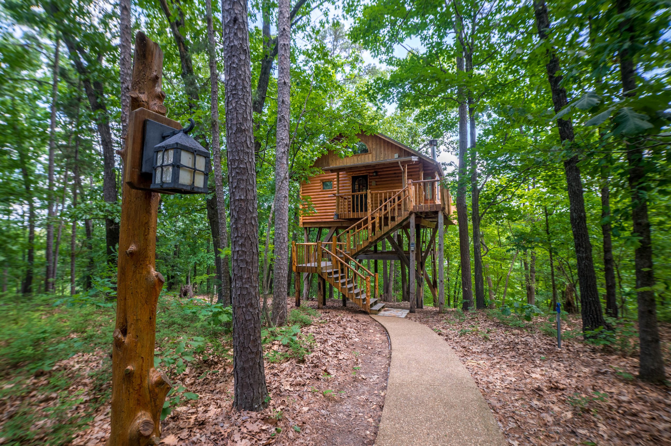 Credit Treehouse Cottages arkansas