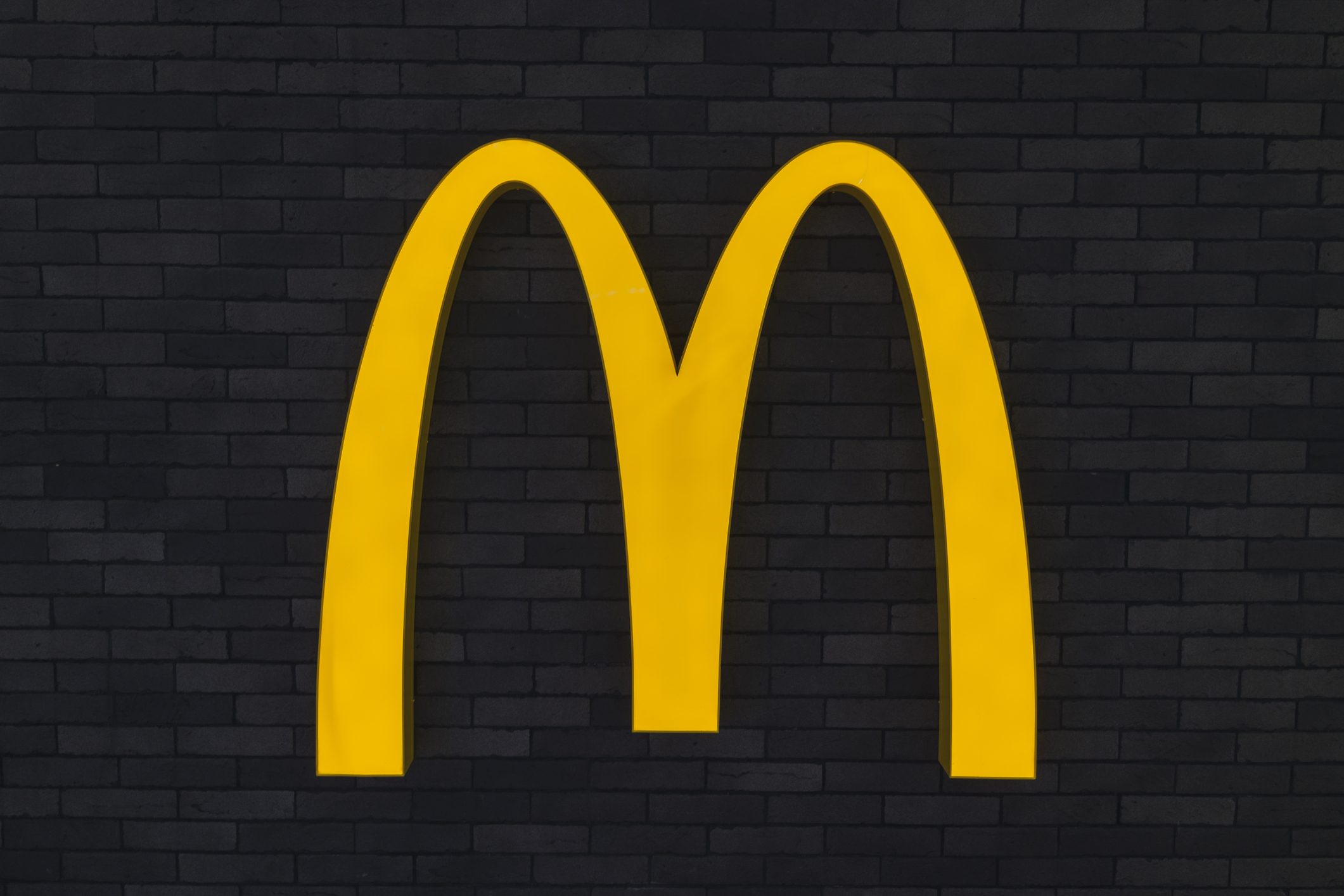 Mcdonald's restaurant logo