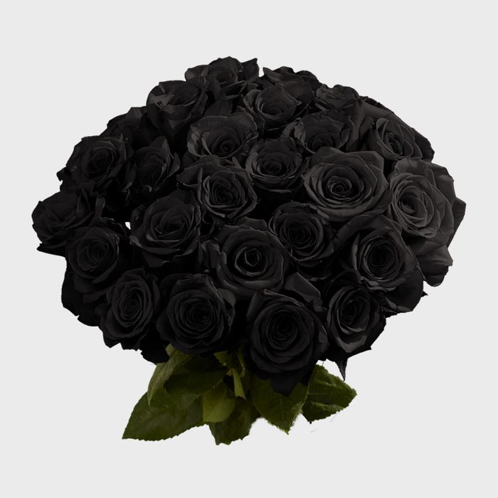 0 Black Rose Bouquet Via Globalrose Ecomm