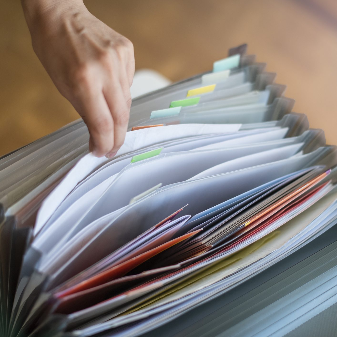 woman looking for in the Folders and File