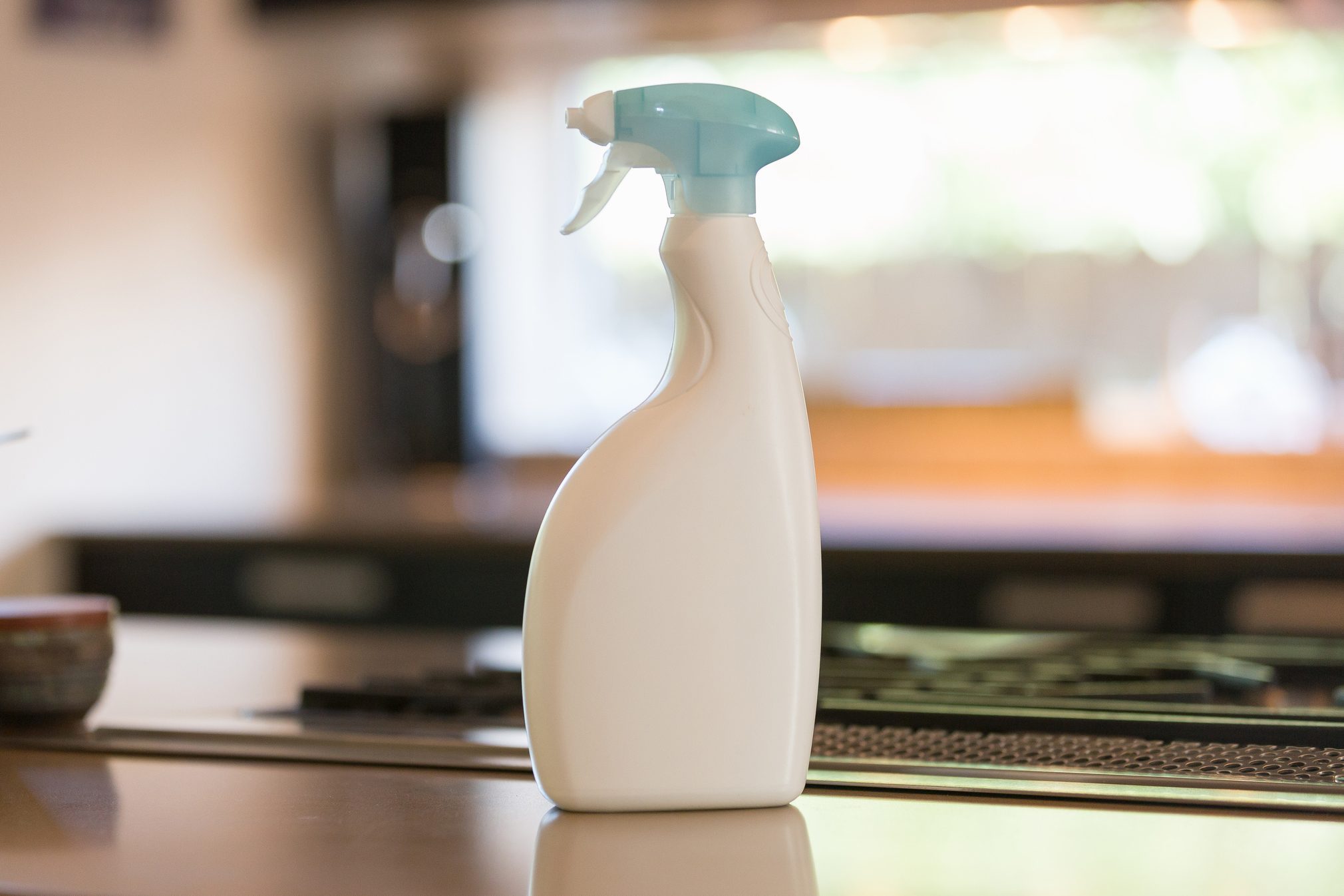 Cleaning home with green cleaning products