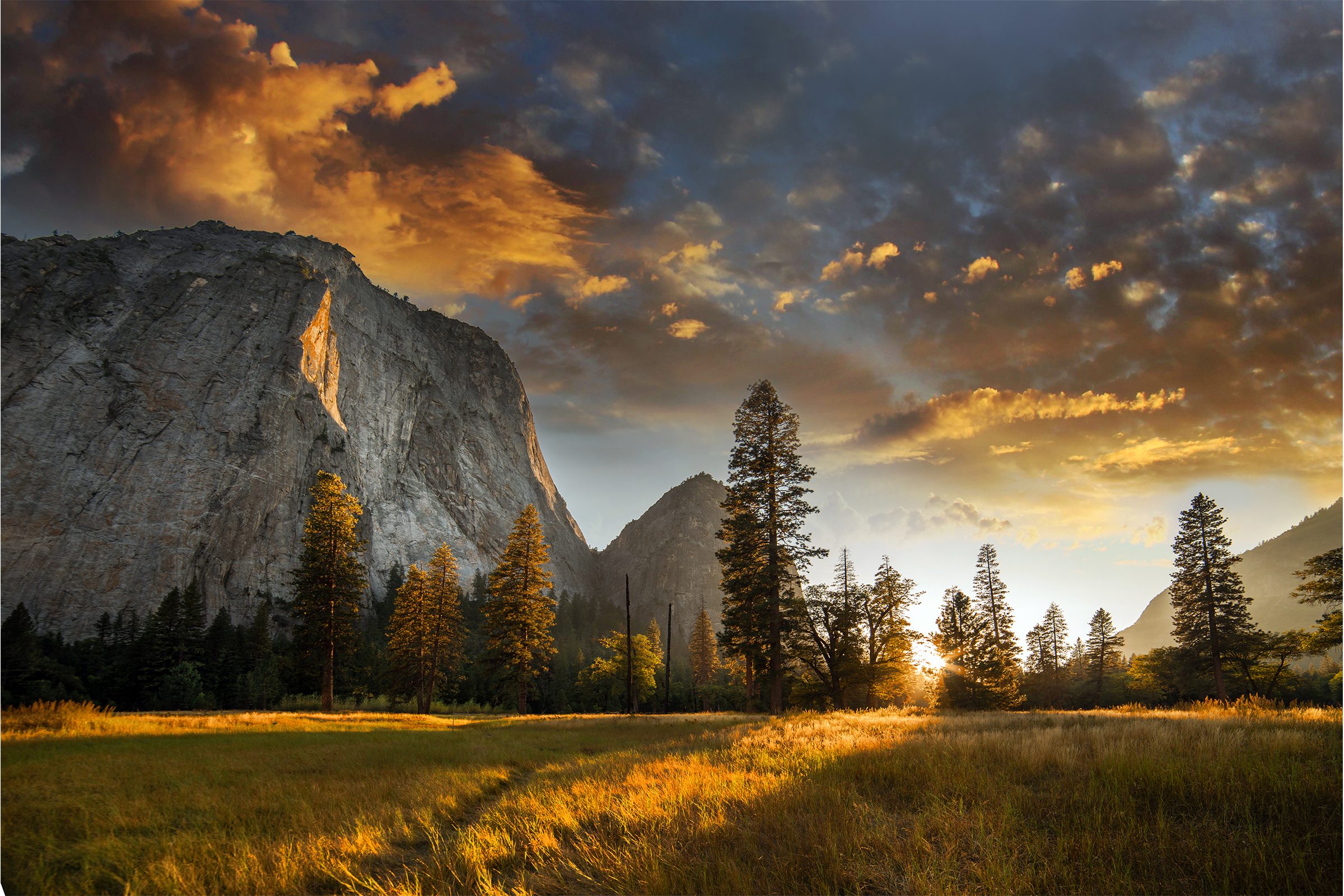 The Sierra Nevada at sunrise in Yosemite National Park in California